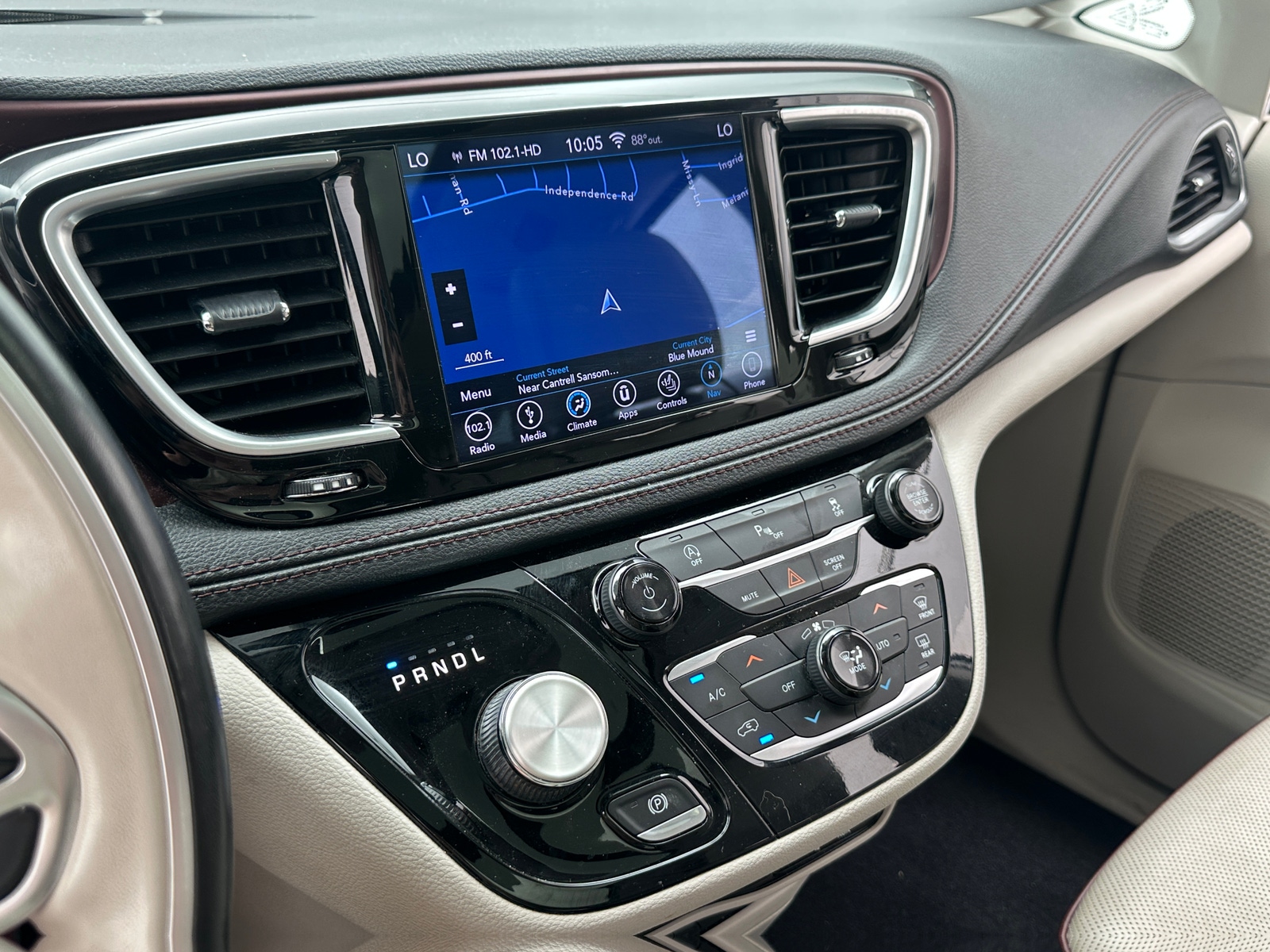 Thumbnail: 2019 Chrysler Pacifica - 3