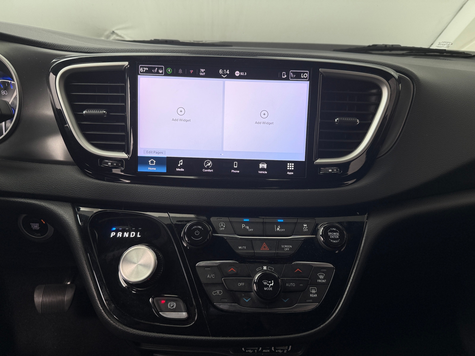 Thumbnail: 2025 Chrysler Pacifica - 3