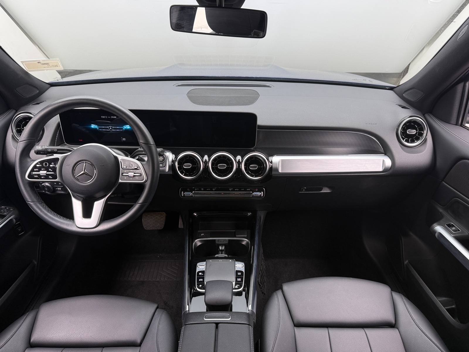 Thumbnail: 2020 Mercedes-Benz GLB - 2