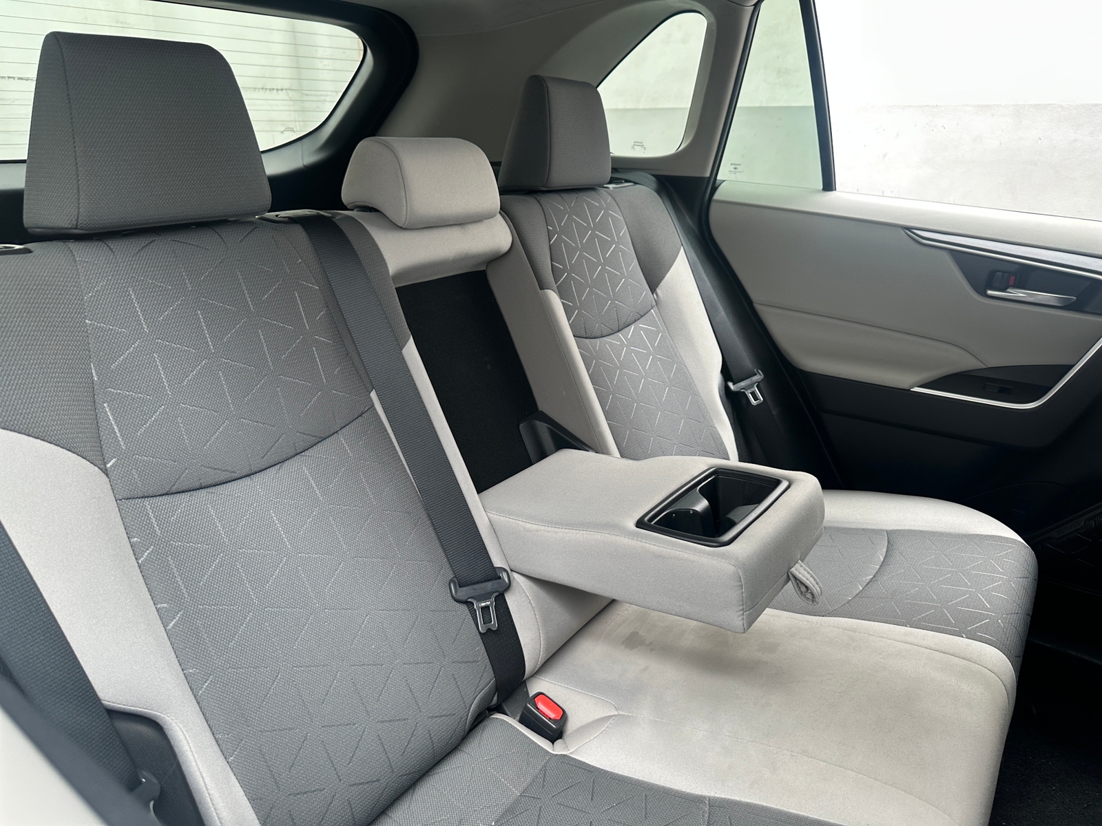 Thumbnail: 2021 Toyota RAV4 - 6