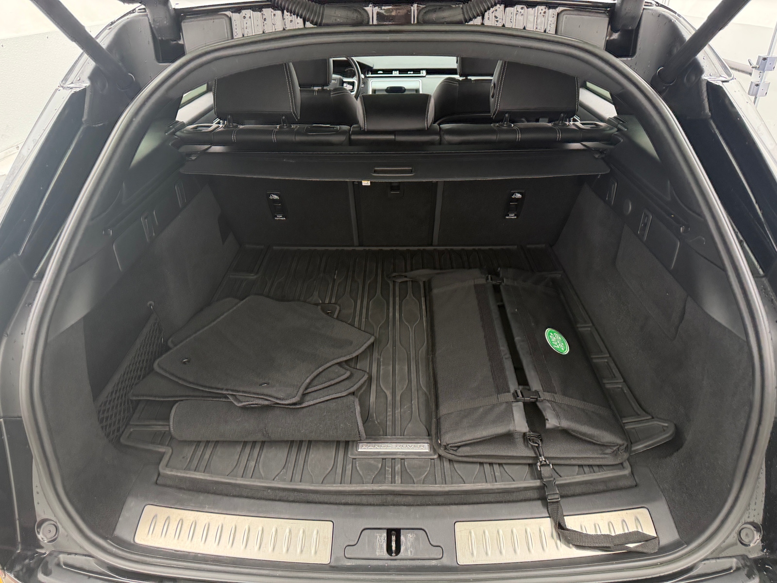 Thumbnail: 2023 Land Rover Range Rover Velar - 6