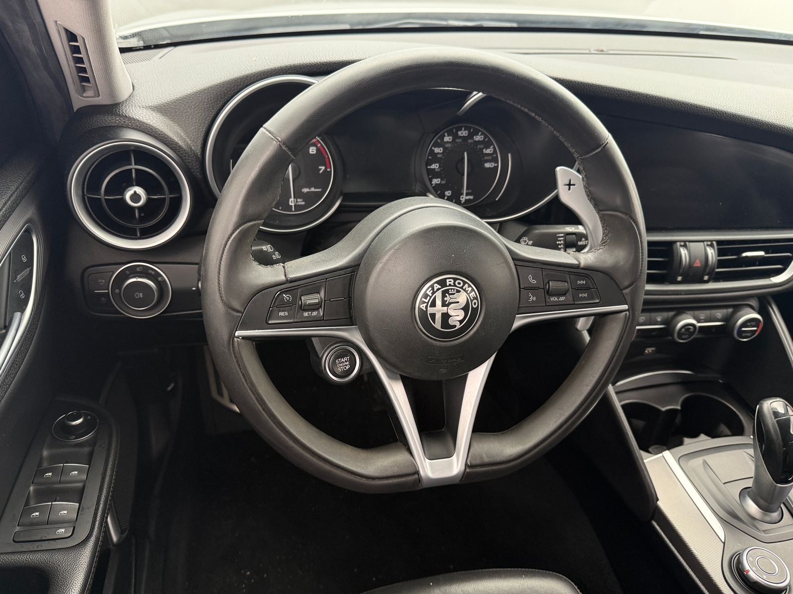 Thumbnail: 2019 Alfa Romeo Giulia - 4