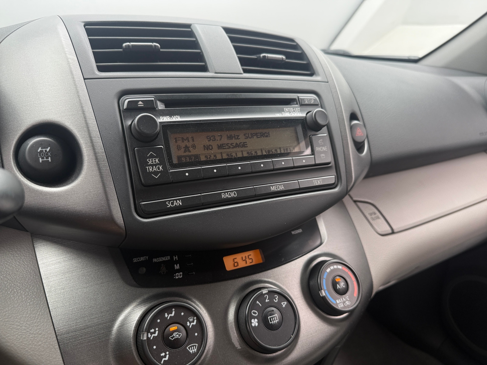 Thumbnail: 2012 Toyota RAV4 - 4