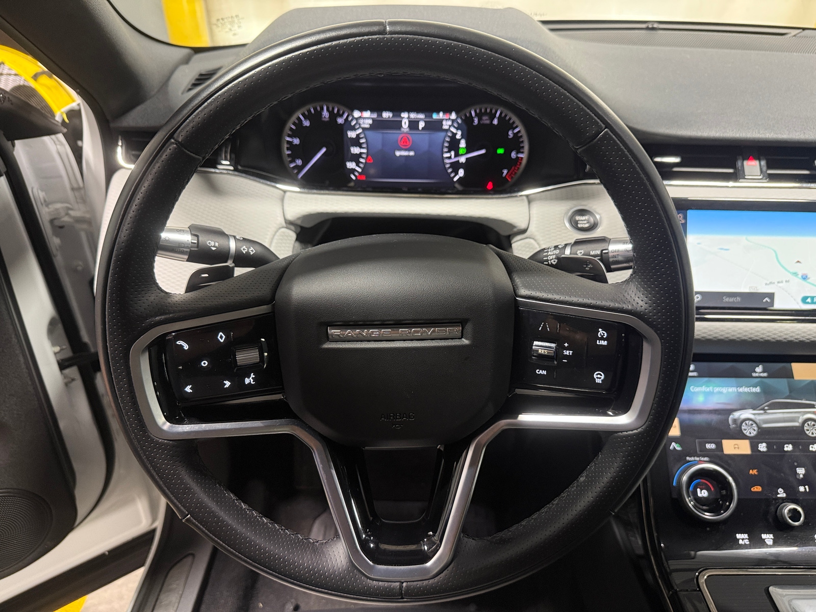 Thumbnail: 2022 Land Rover Range Rover Evoque - 4