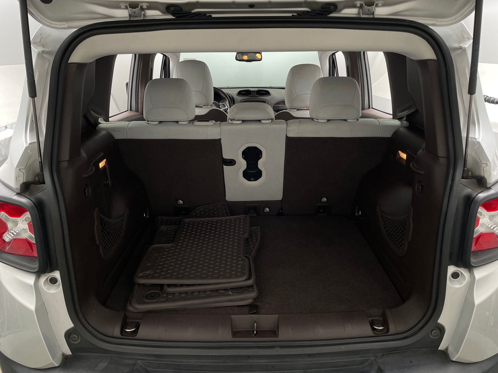Thumbnail: 2016 Jeep Renegade - 7