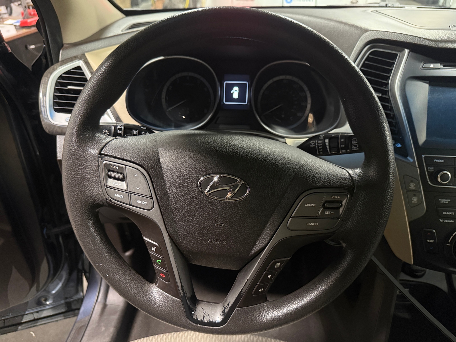 Thumbnail: 2017 Hyundai Santa Fe - 5