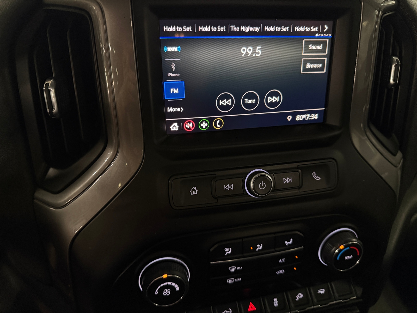 Thumbnail: 2020 Chevrolet Silverado 1500 - 4