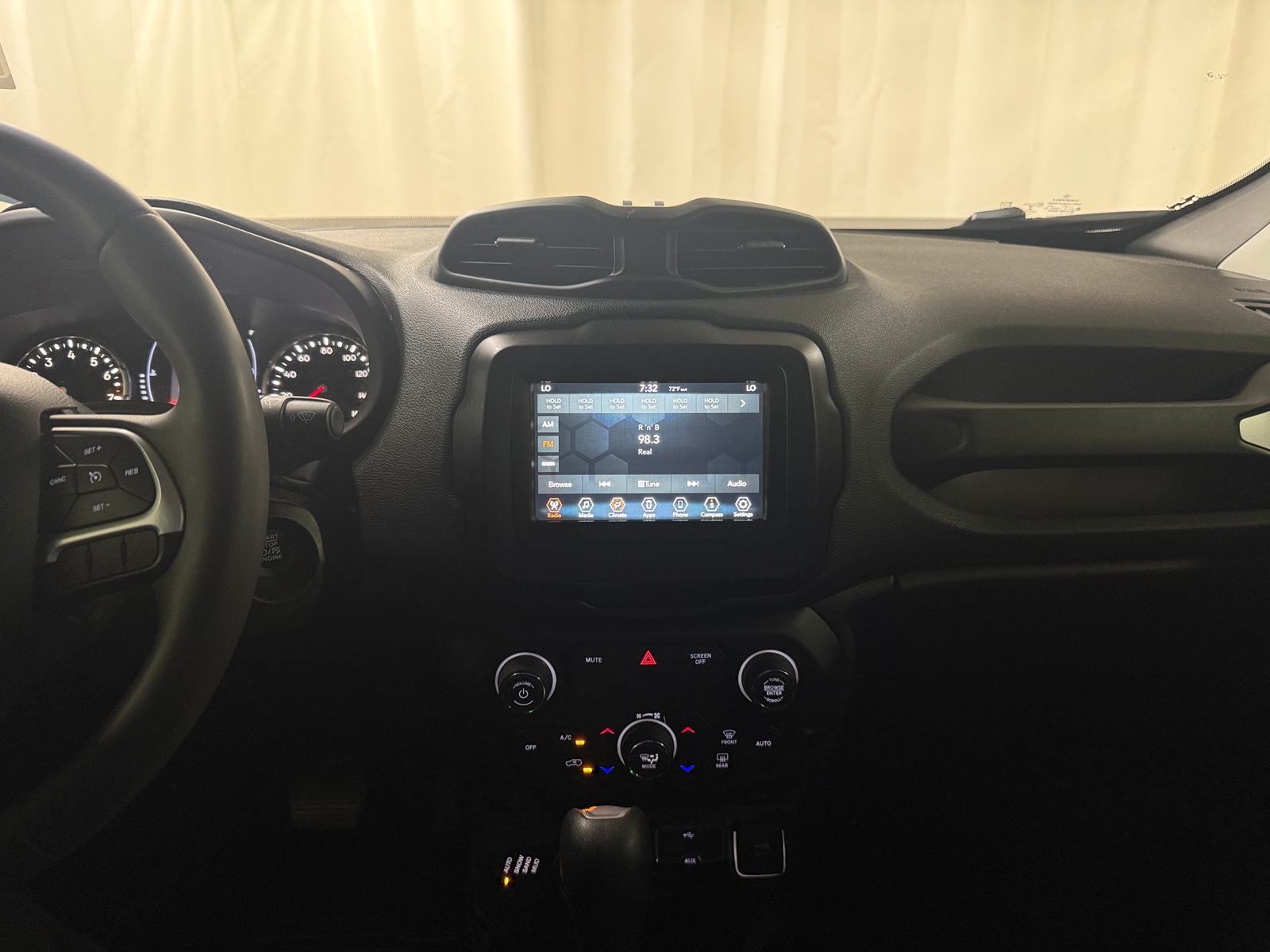 Thumbnail: 2018 Jeep Renegade - 4