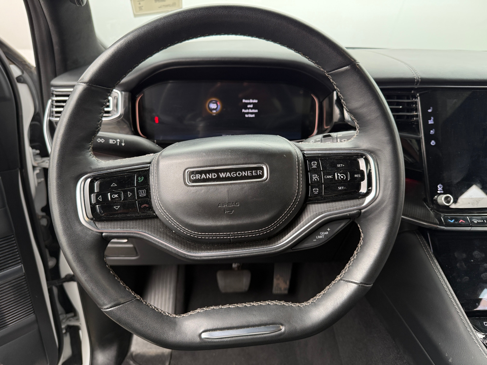 Thumbnail: 2024 Jeep Grand Wagoneer L - 4