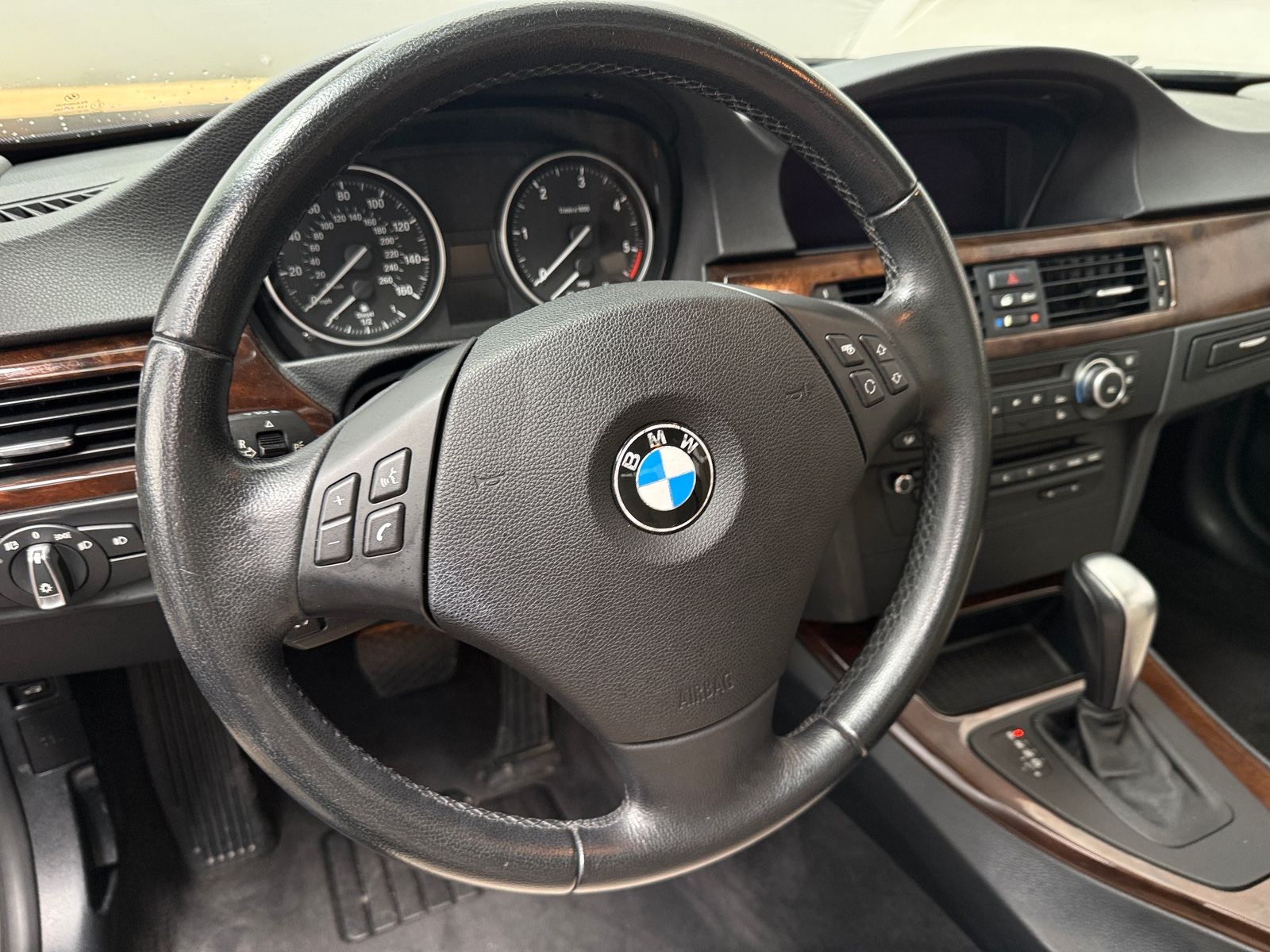 Thumbnail: 2011 BMW 3 Series - 4