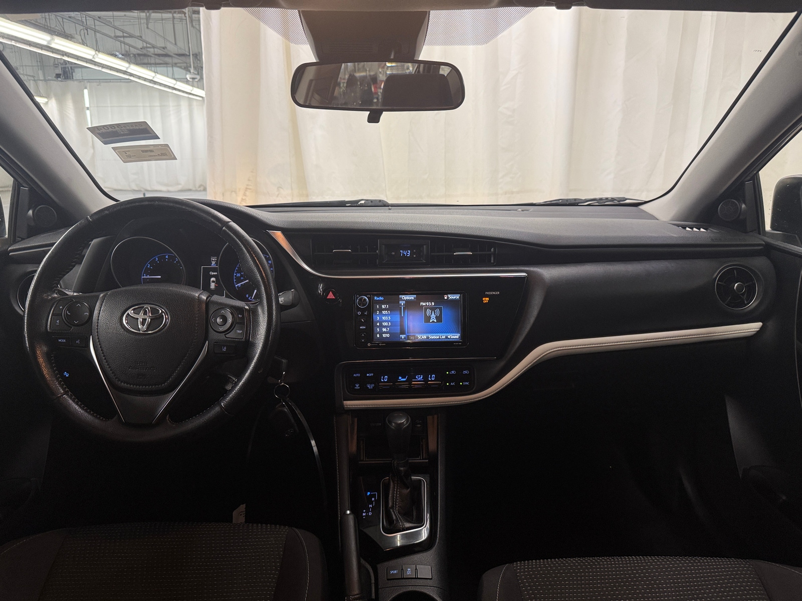 Thumbnail: 2017 Toyota Corolla iM - 3