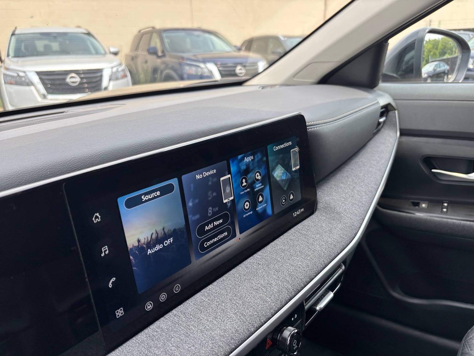 Thumbnail: 2026 Nissan Kicks - 4