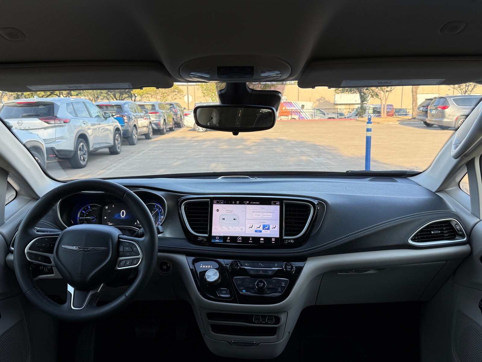 Thumbnail: 2023 Chrysler Pacifica - 2
