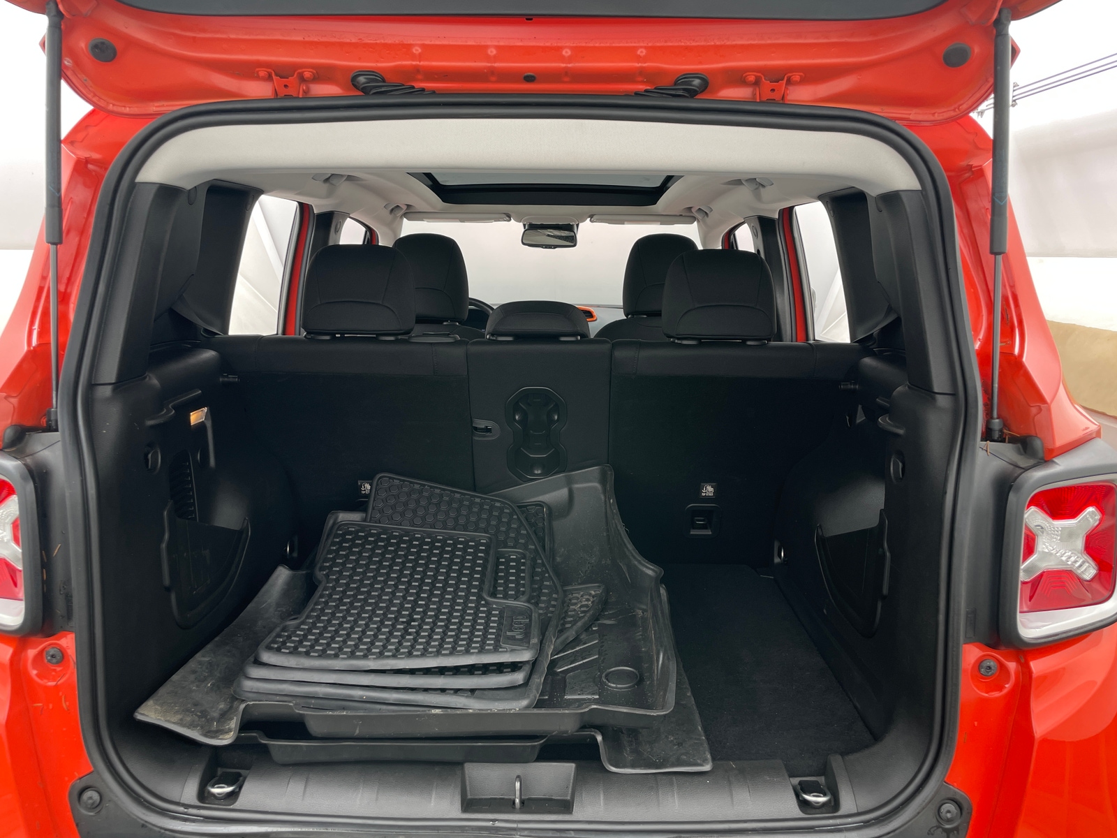 Thumbnail: 2021 Jeep Renegade - 7