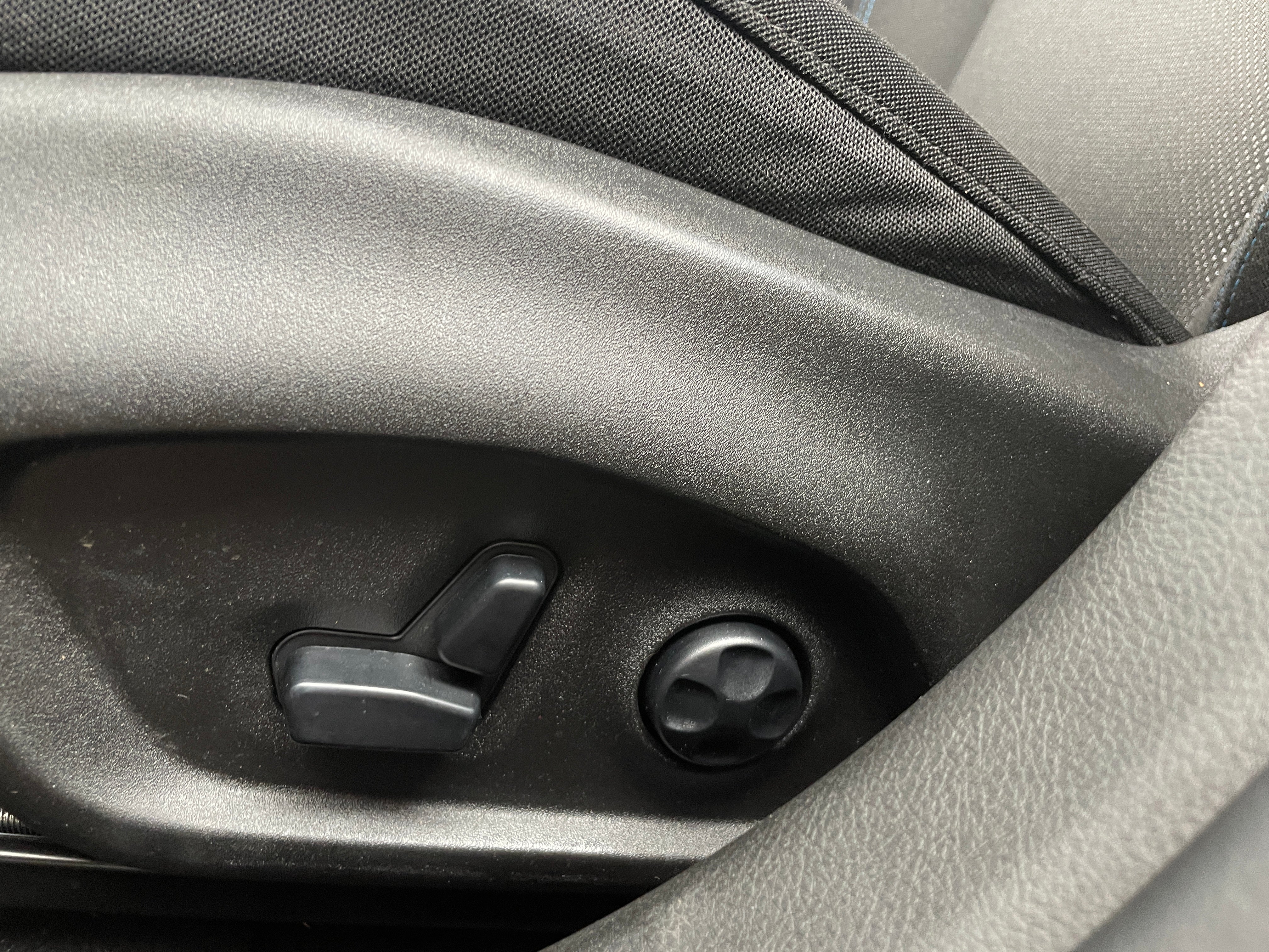 Used 2021 Jeep Renegade Islander with VIN ZACNJDBB0MPM44873 for sale in Pewaukee, WI