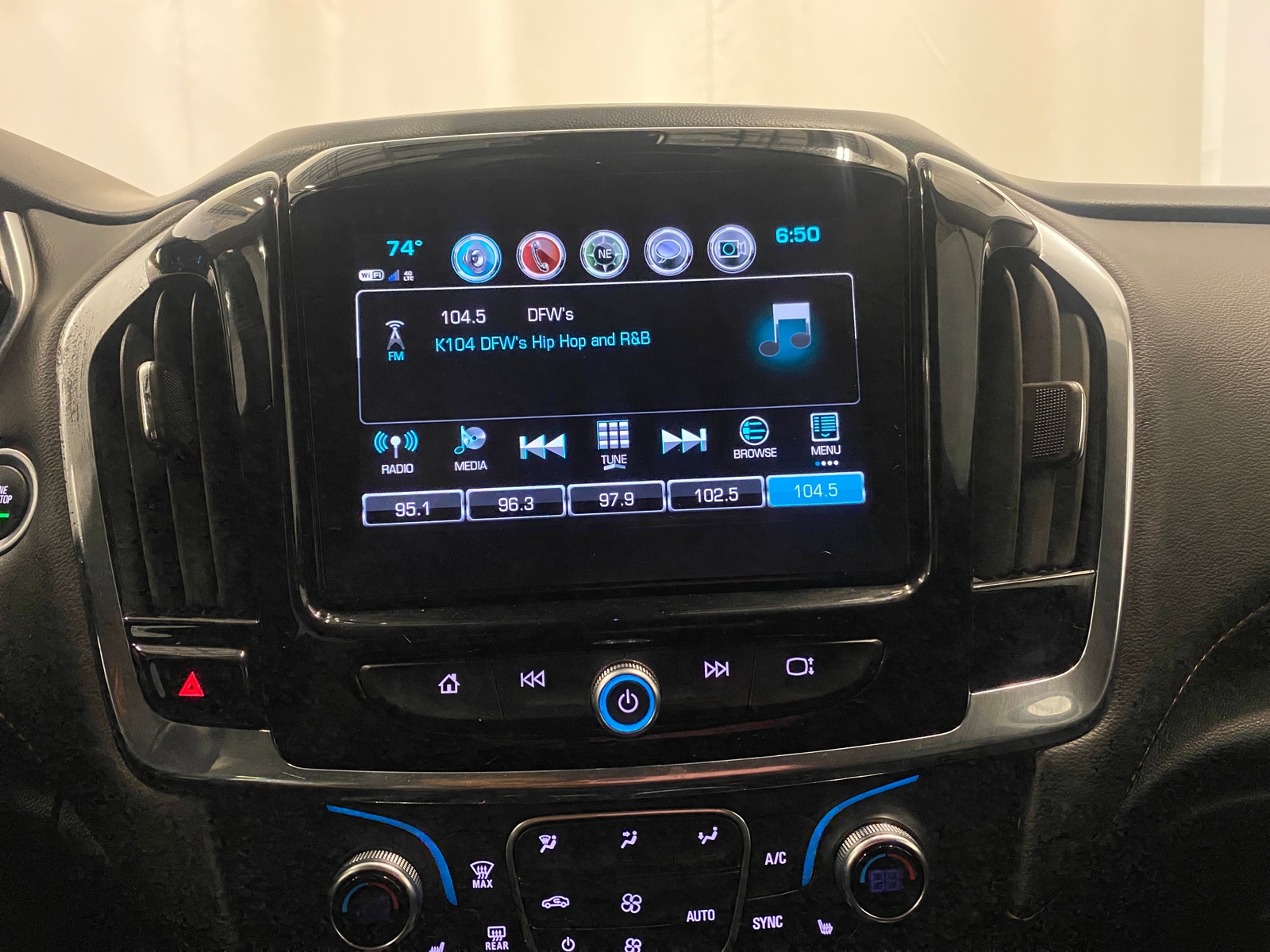 Thumbnail: 2018 Chevrolet Traverse - 3