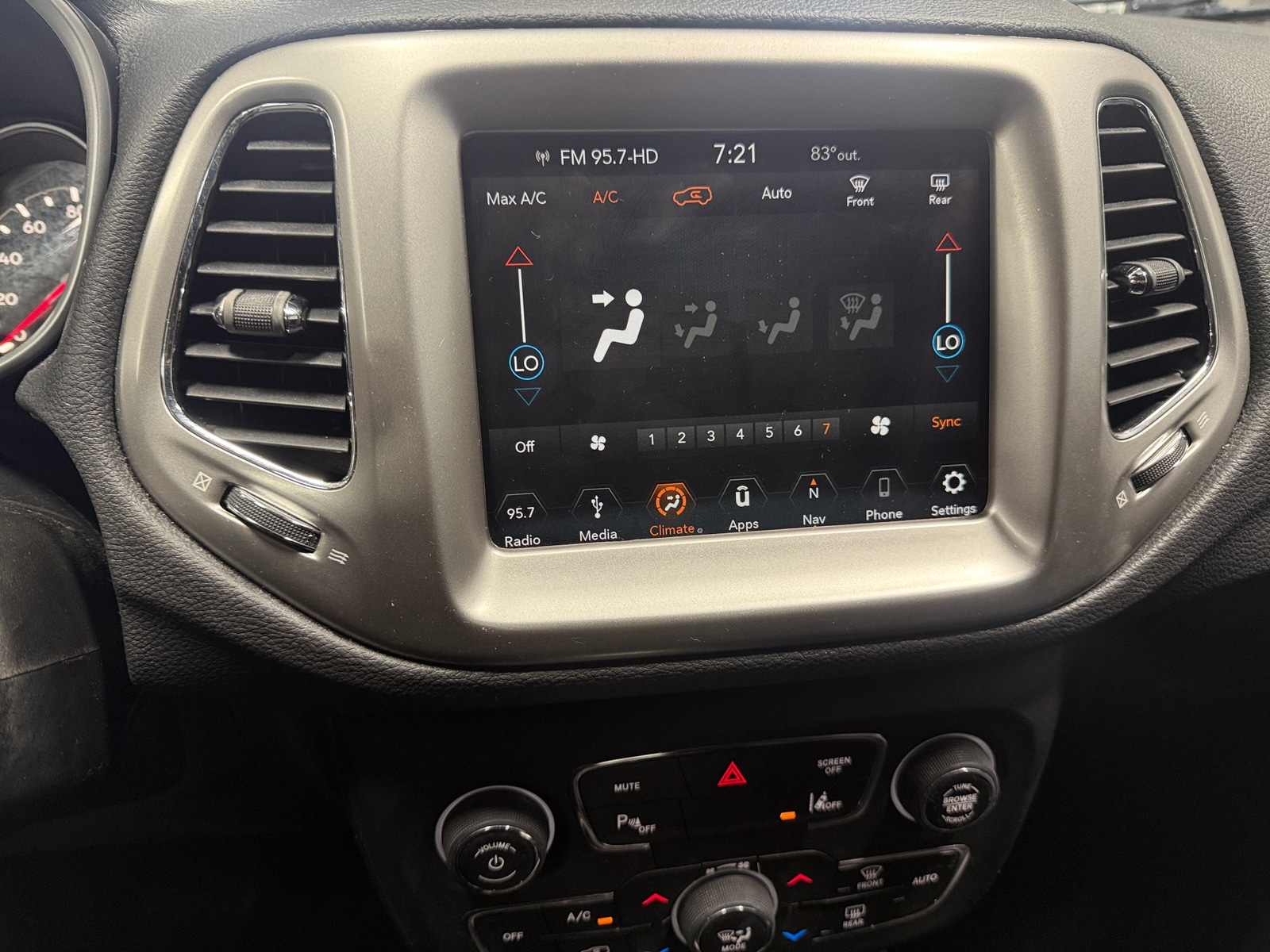 Thumbnail: 2018 Jeep Compass - 4