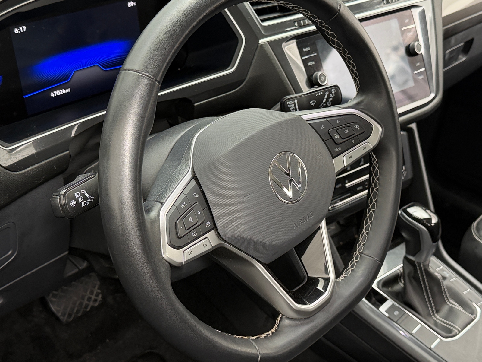 Thumbnail: 2023 Volkswagen Tiguan - 5