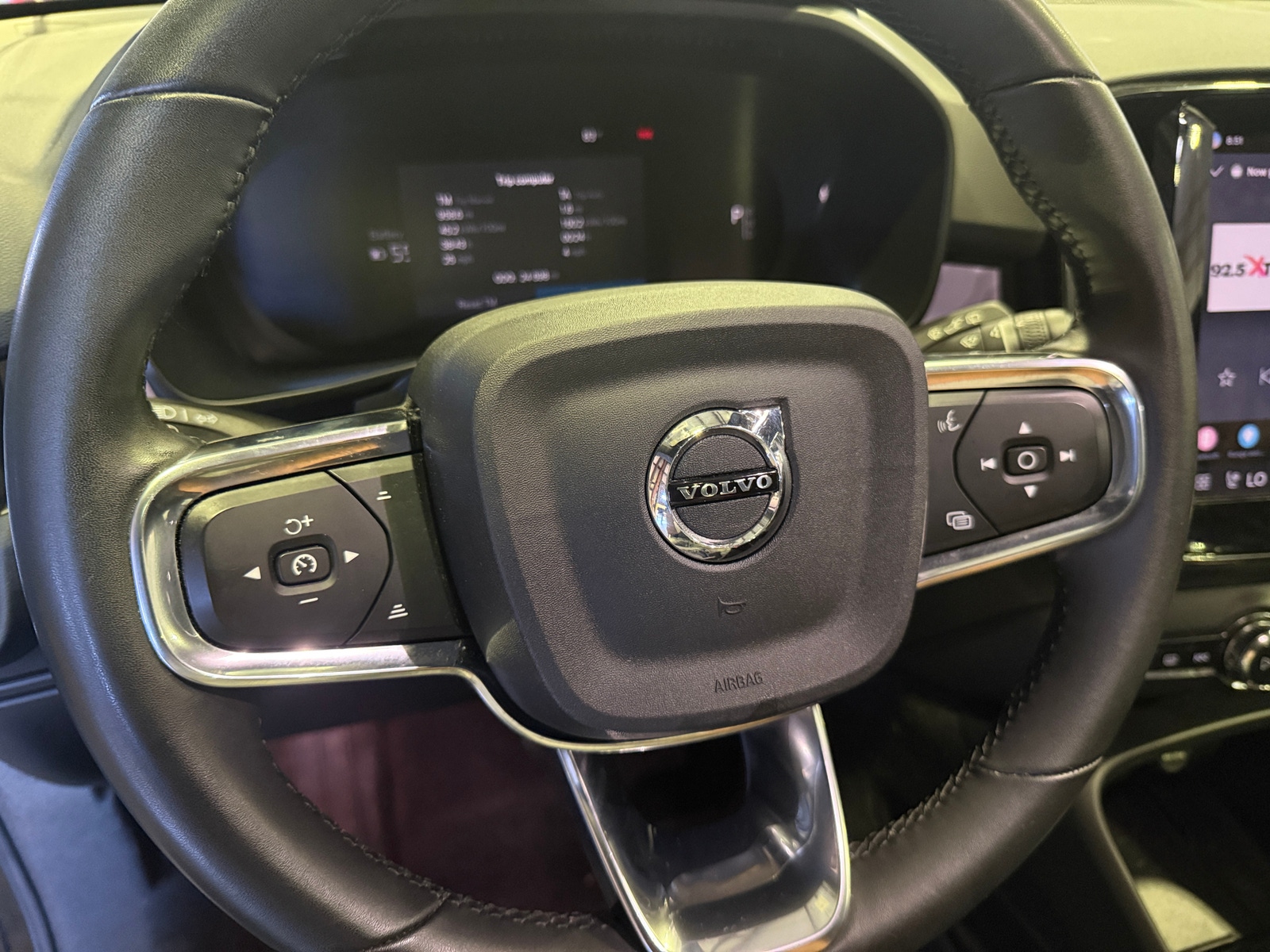 Thumbnail: 2023 Volvo XC40 - 4