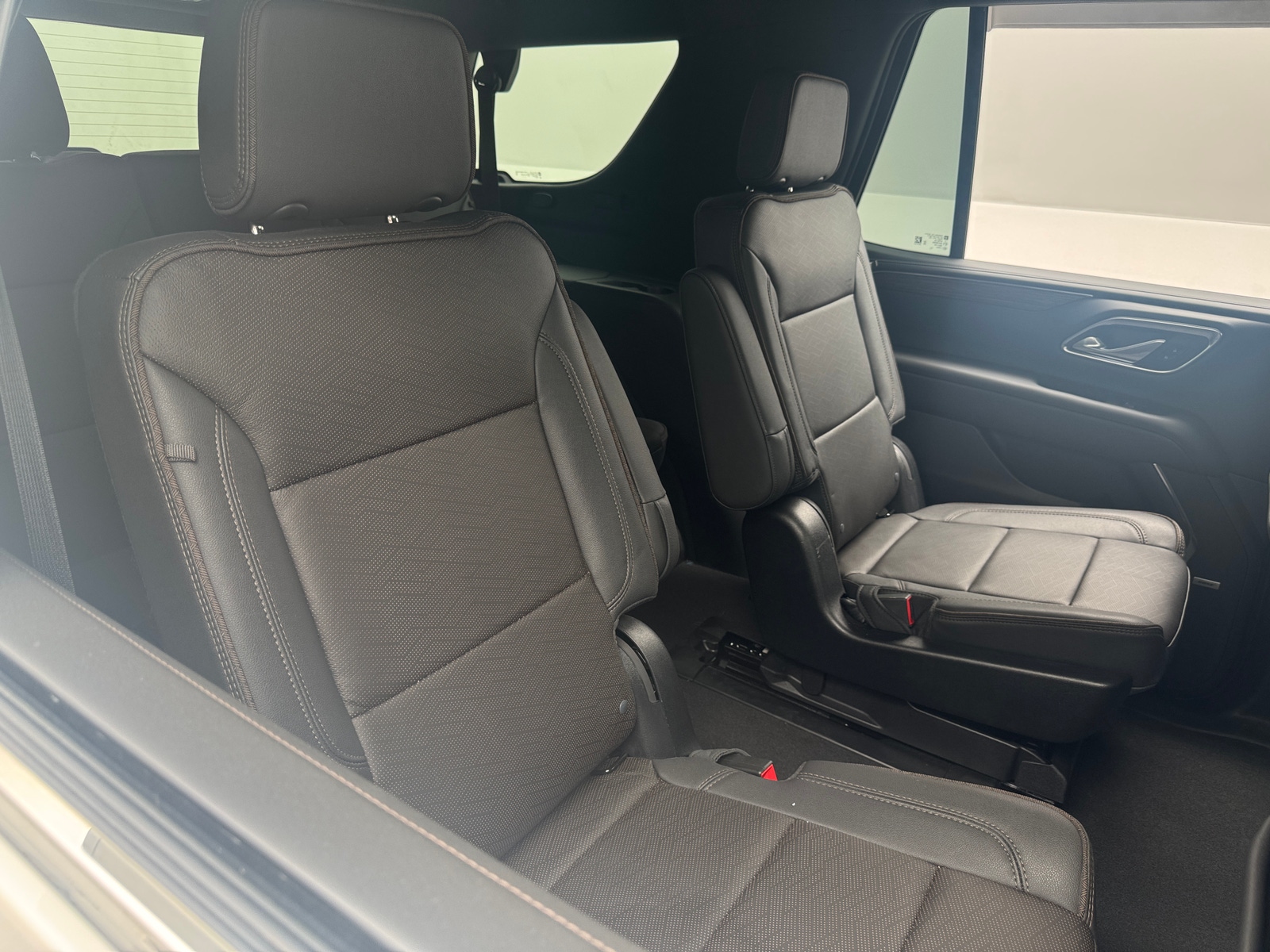 Thumbnail: 2023 Chevrolet Tahoe - 5