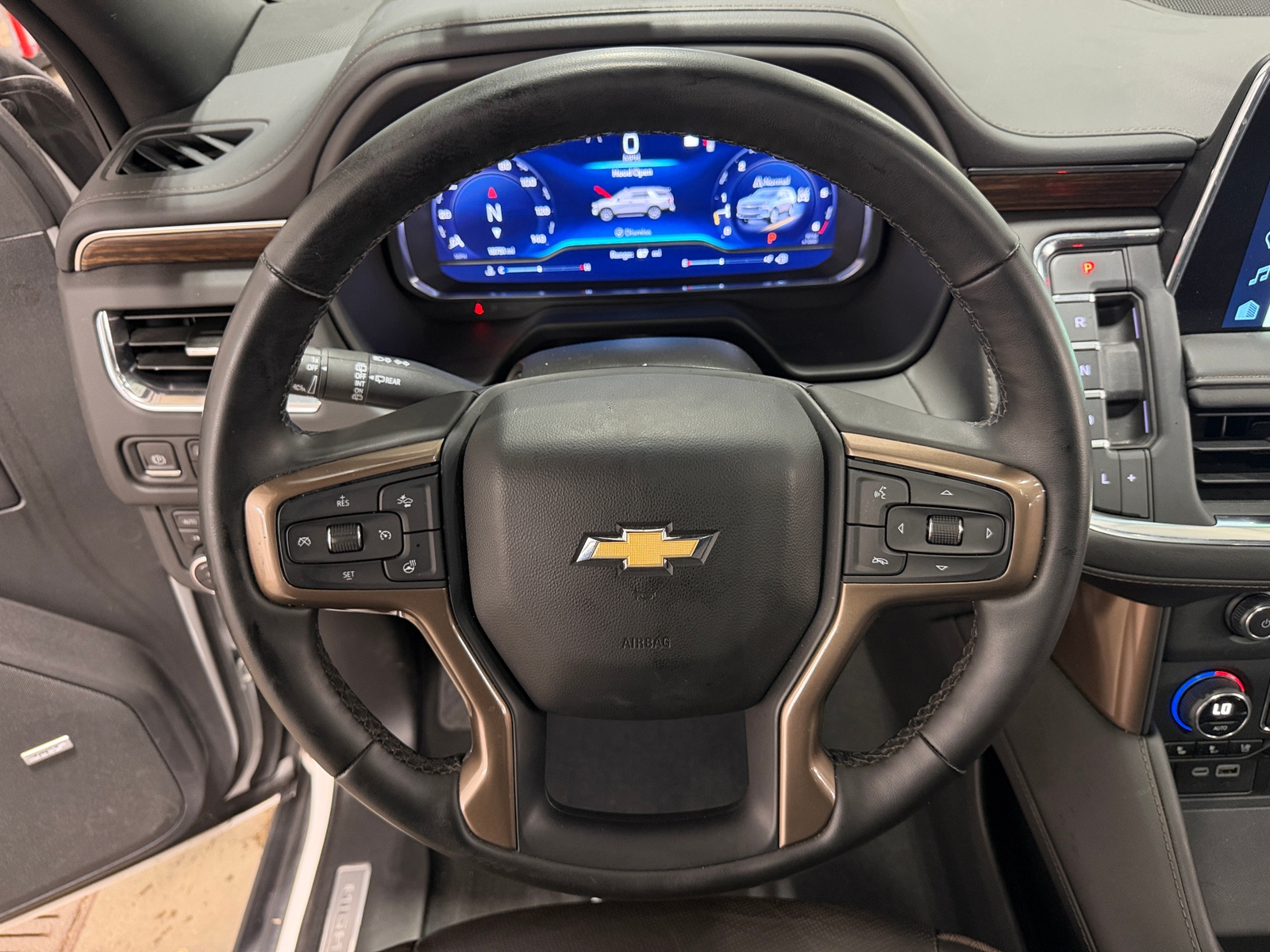 Thumbnail: 2023 Chevrolet Tahoe - 4