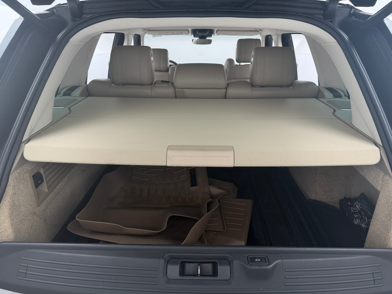 Thumbnail: 2017 Land Rover Range Rover - 6