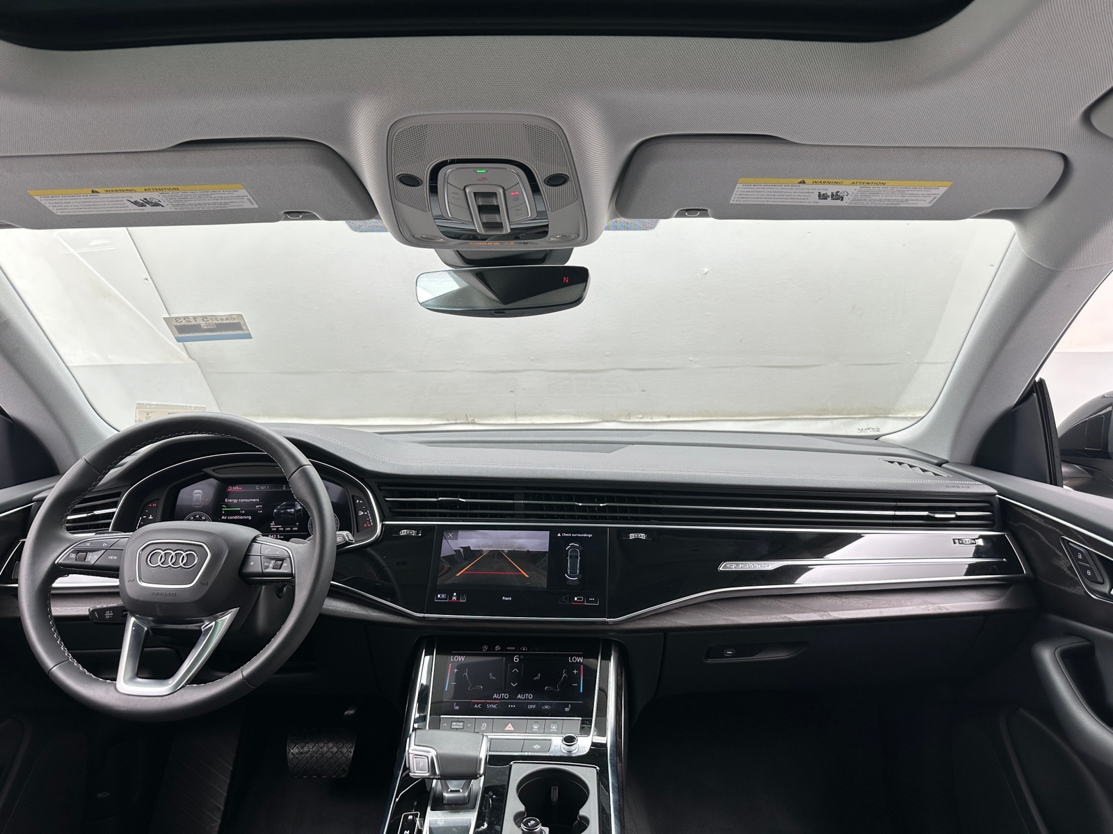 Thumbnail: 2023 Audi Q8 - 2