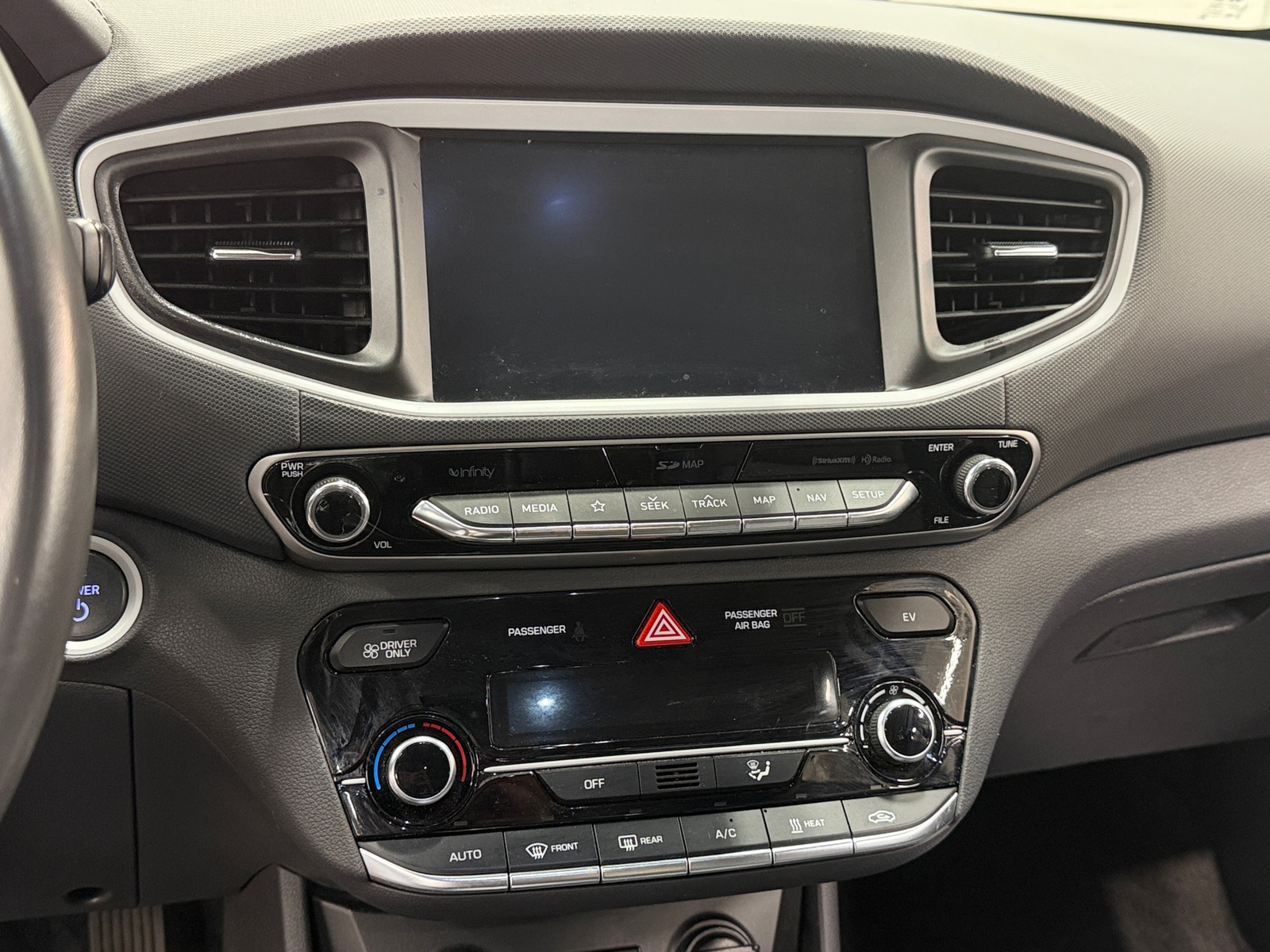 Thumbnail: 2019 Hyundai Ioniq - 3