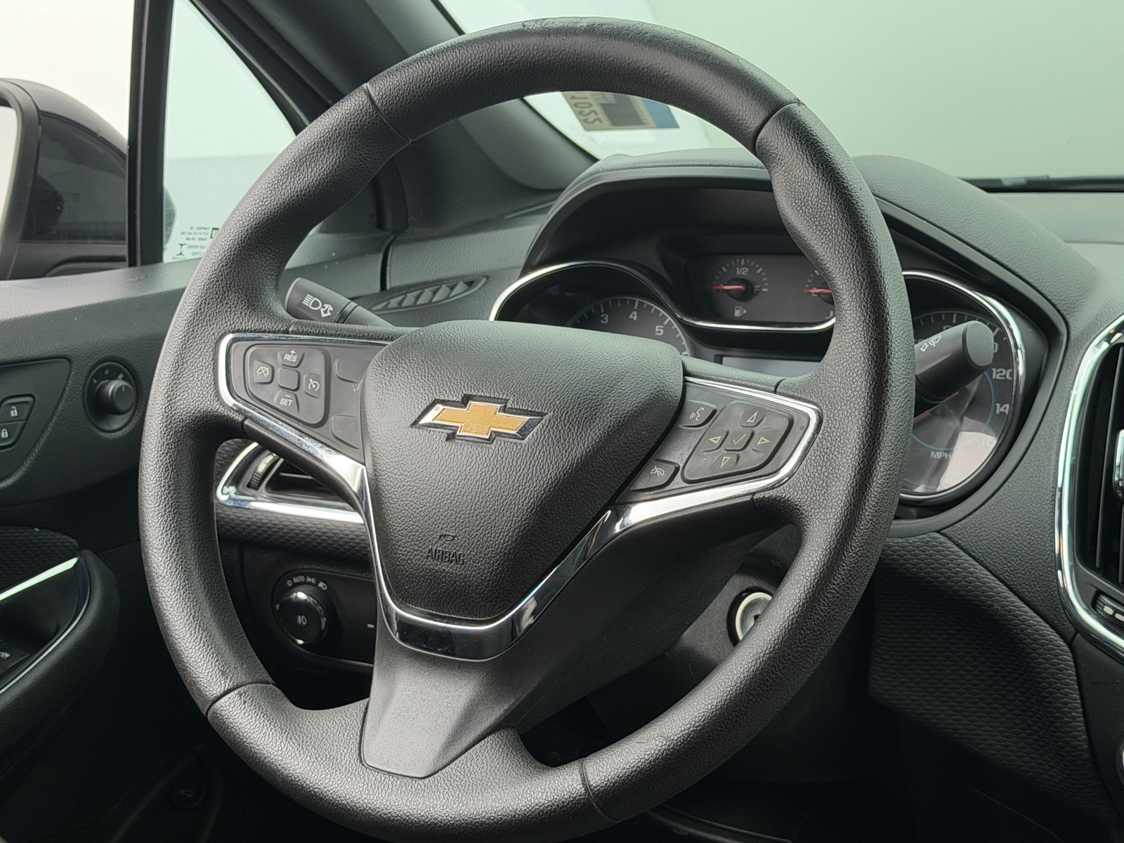 Thumbnail: 2017 Chevrolet Cruze - 5