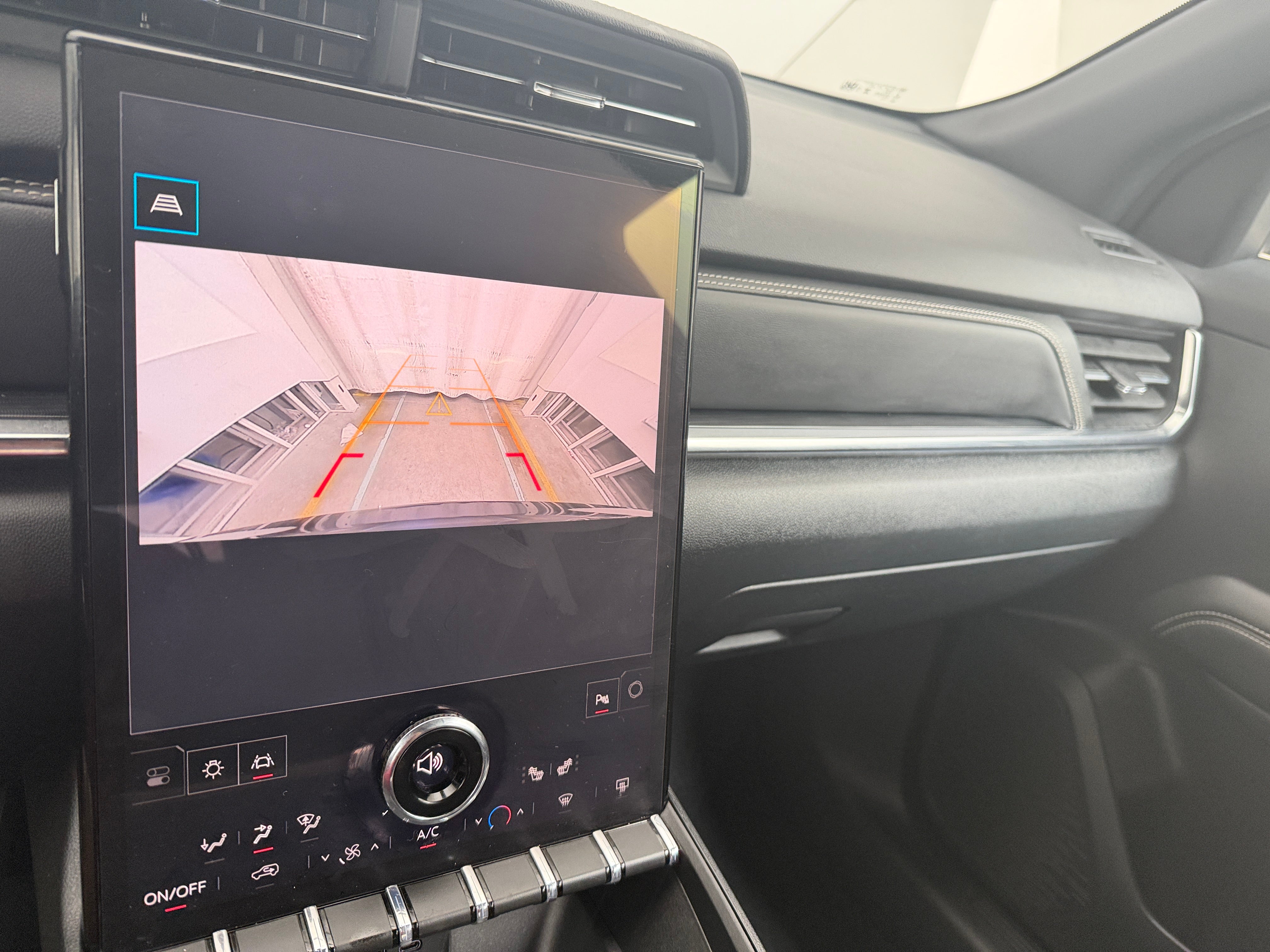 2025 GMC Terrain Elevation - Photo 12