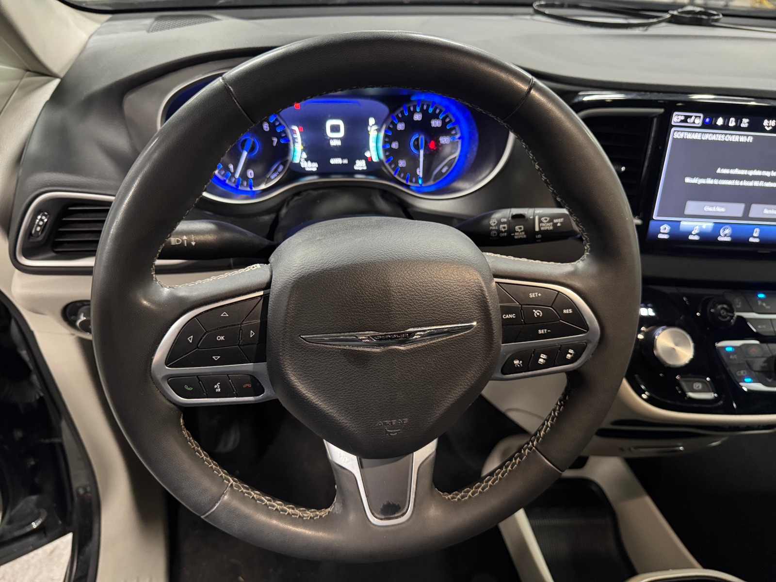 Thumbnail: 2024 Chrysler Pacifica - 4