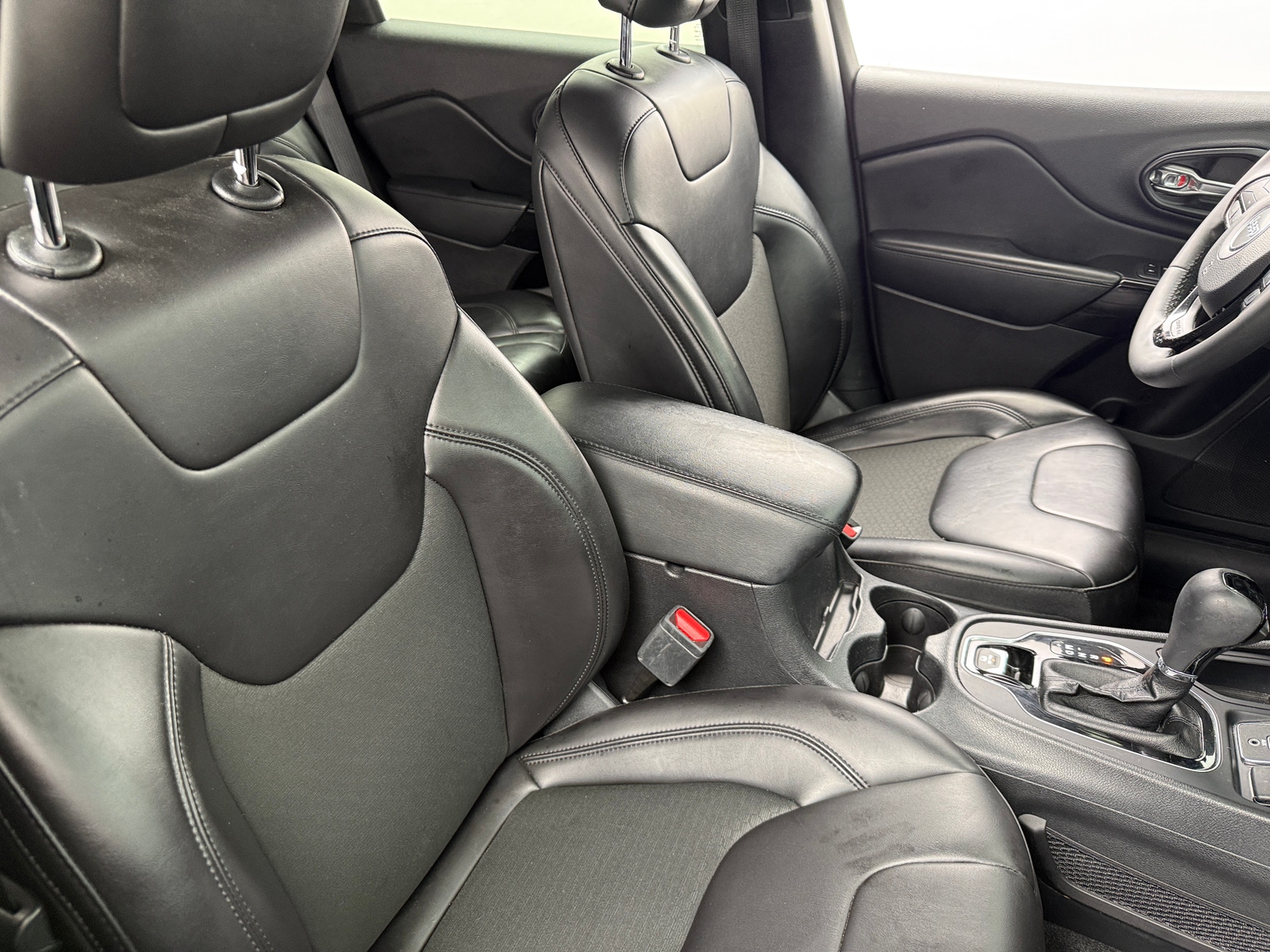Thumbnail: 2020 Jeep Cherokee - 2