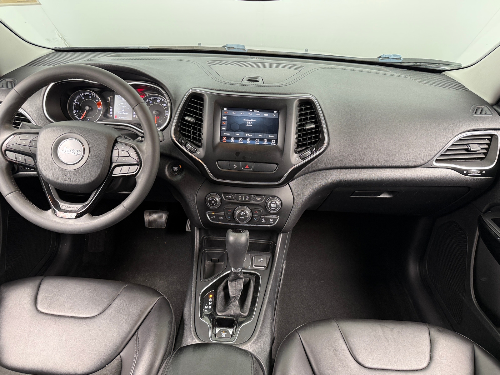 Thumbnail: 2020 Jeep Cherokee - 3