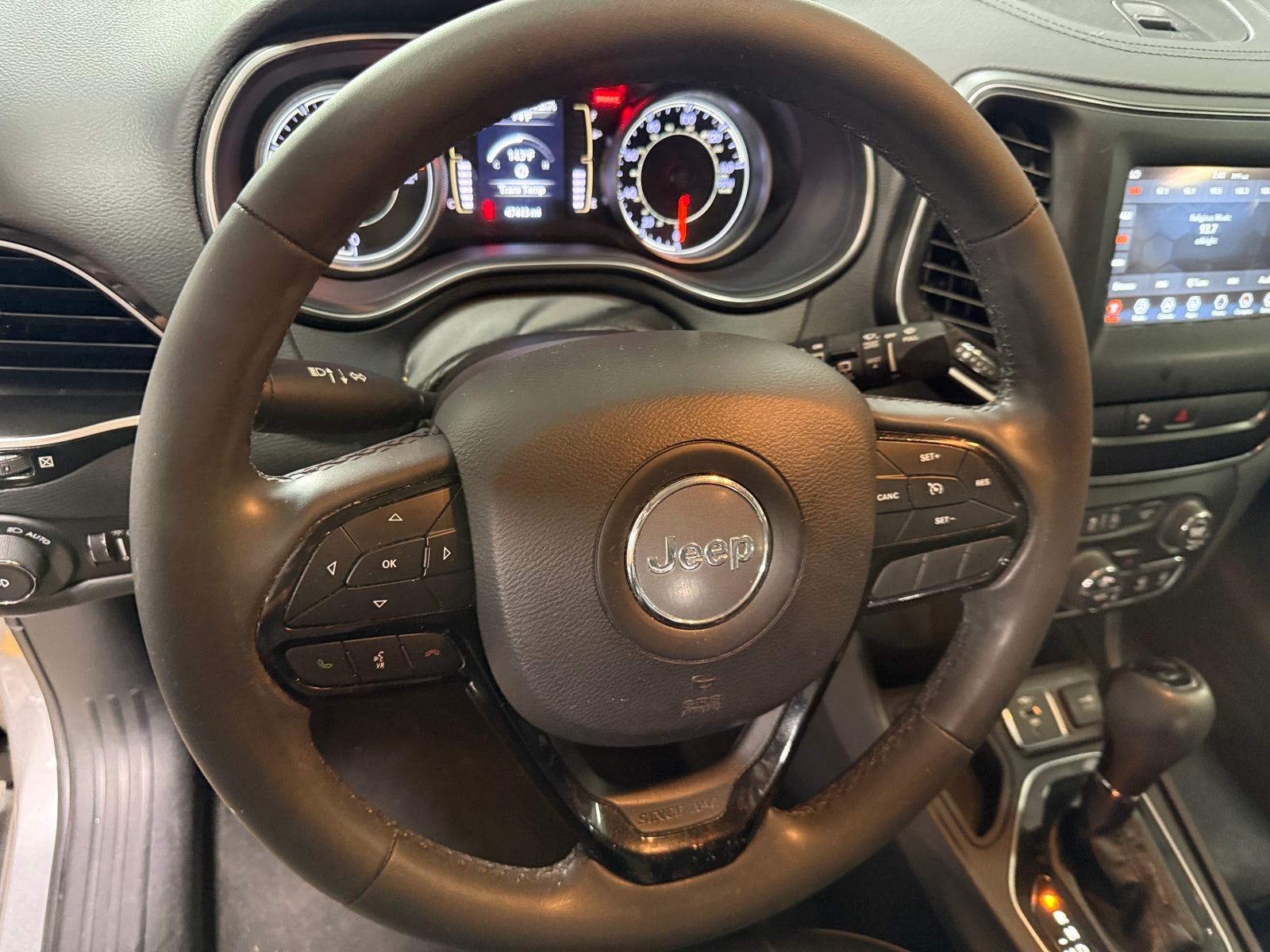 Thumbnail: 2020 Jeep Cherokee - 5