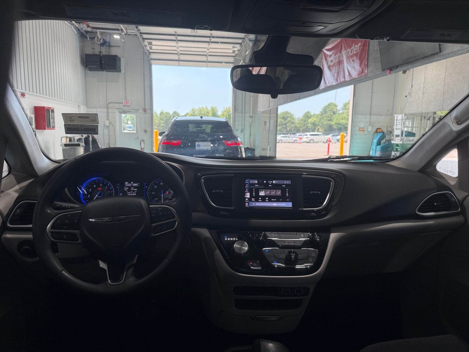 Thumbnail: 2024 Chrysler Voyager - 3