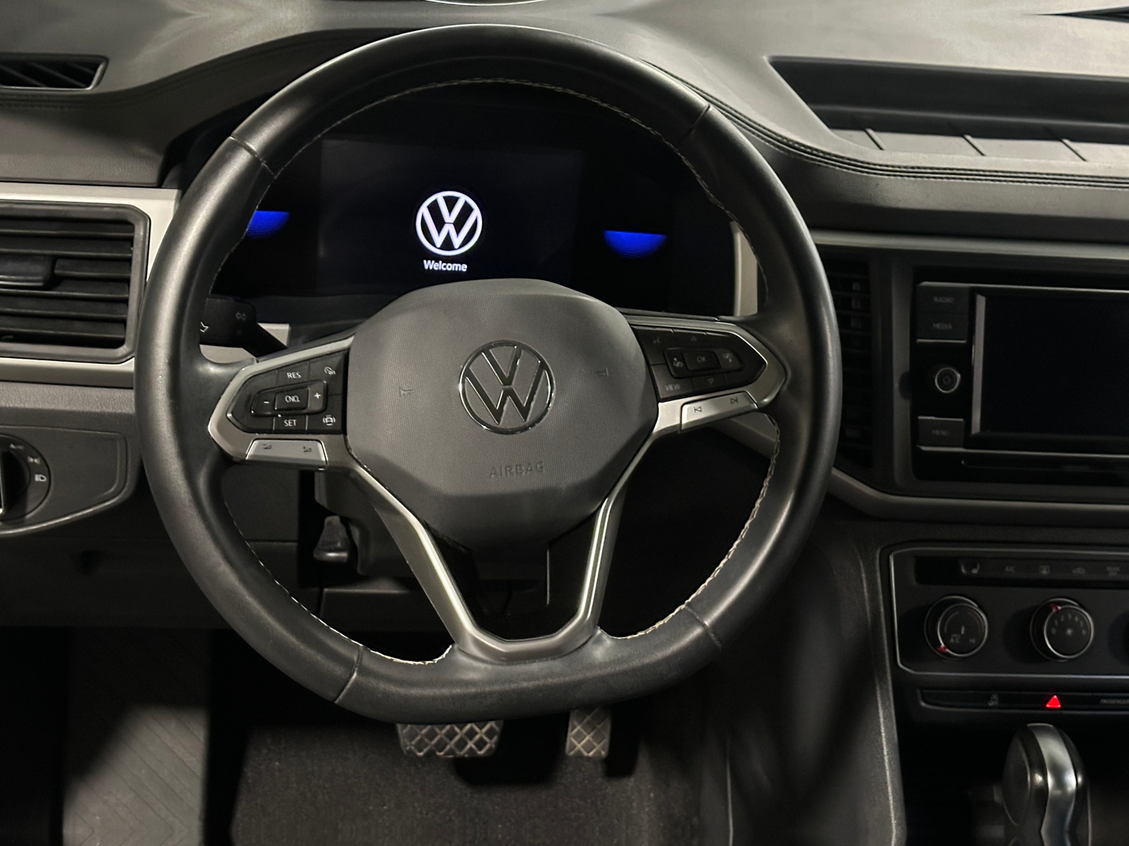Thumbnail: 2023 Volkswagen Atlas - 4