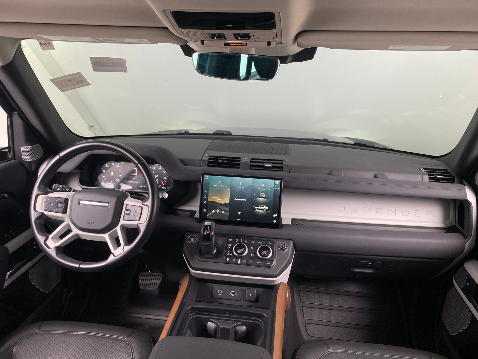 Thumbnail: 2023 Land Rover Defender - 2