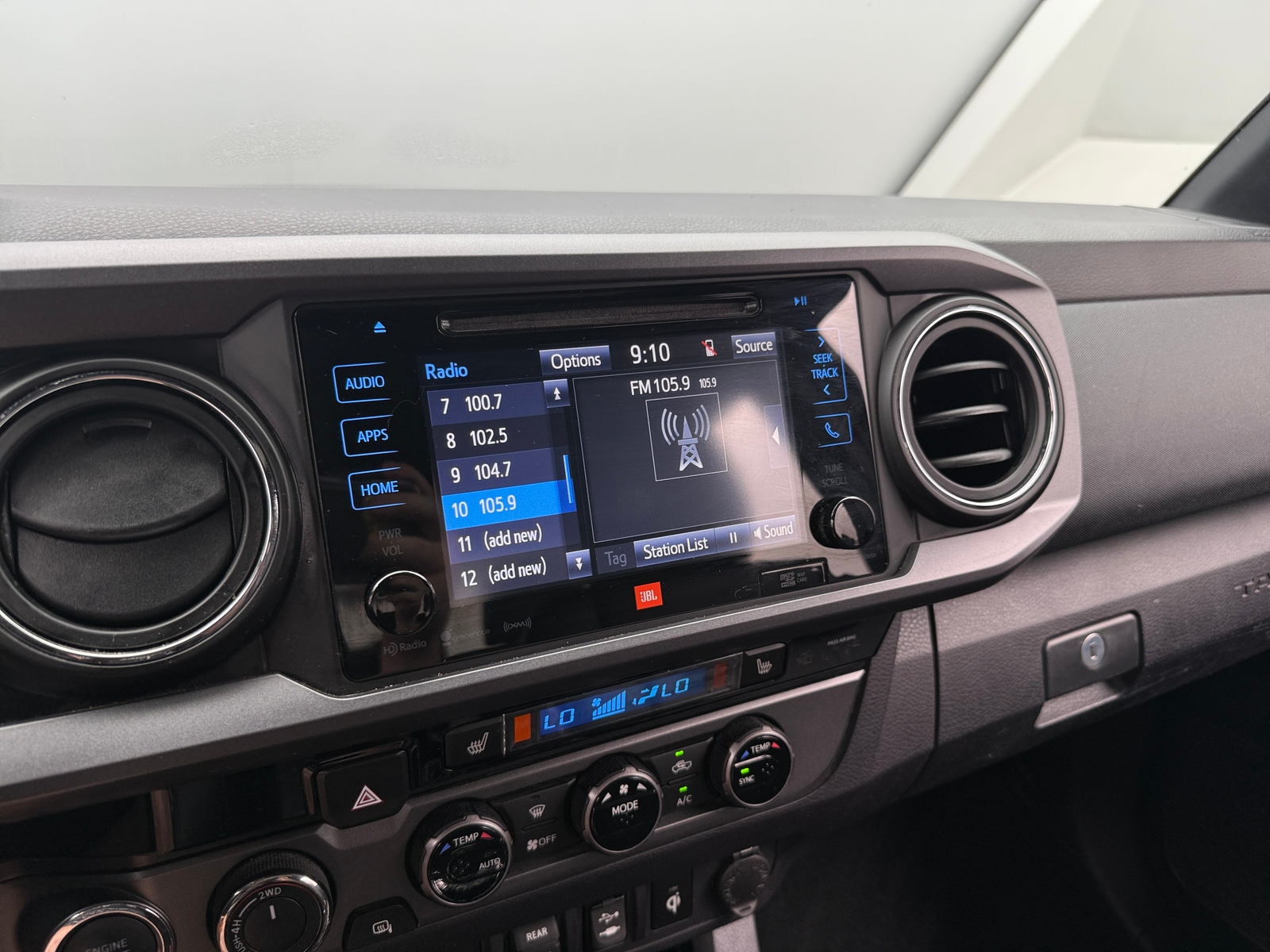 Thumbnail: 2018 Toyota Tacoma - 4