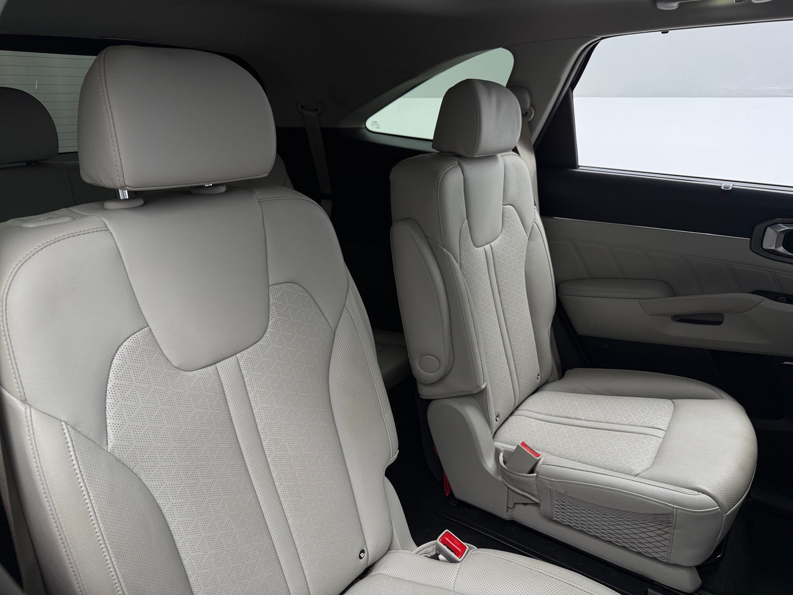 Thumbnail: 2023 Kia Sorento - 5