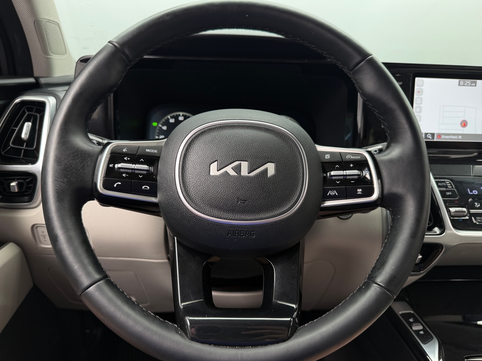 Thumbnail: 2023 Kia Sorento - 4