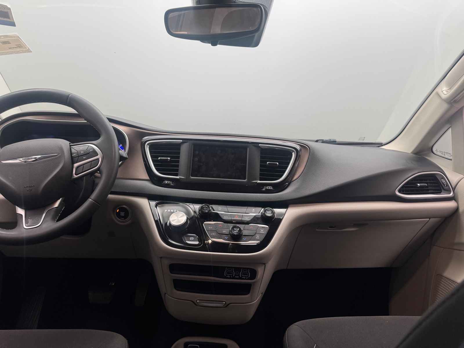 Thumbnail: 2023 Chrysler Voyager - 3