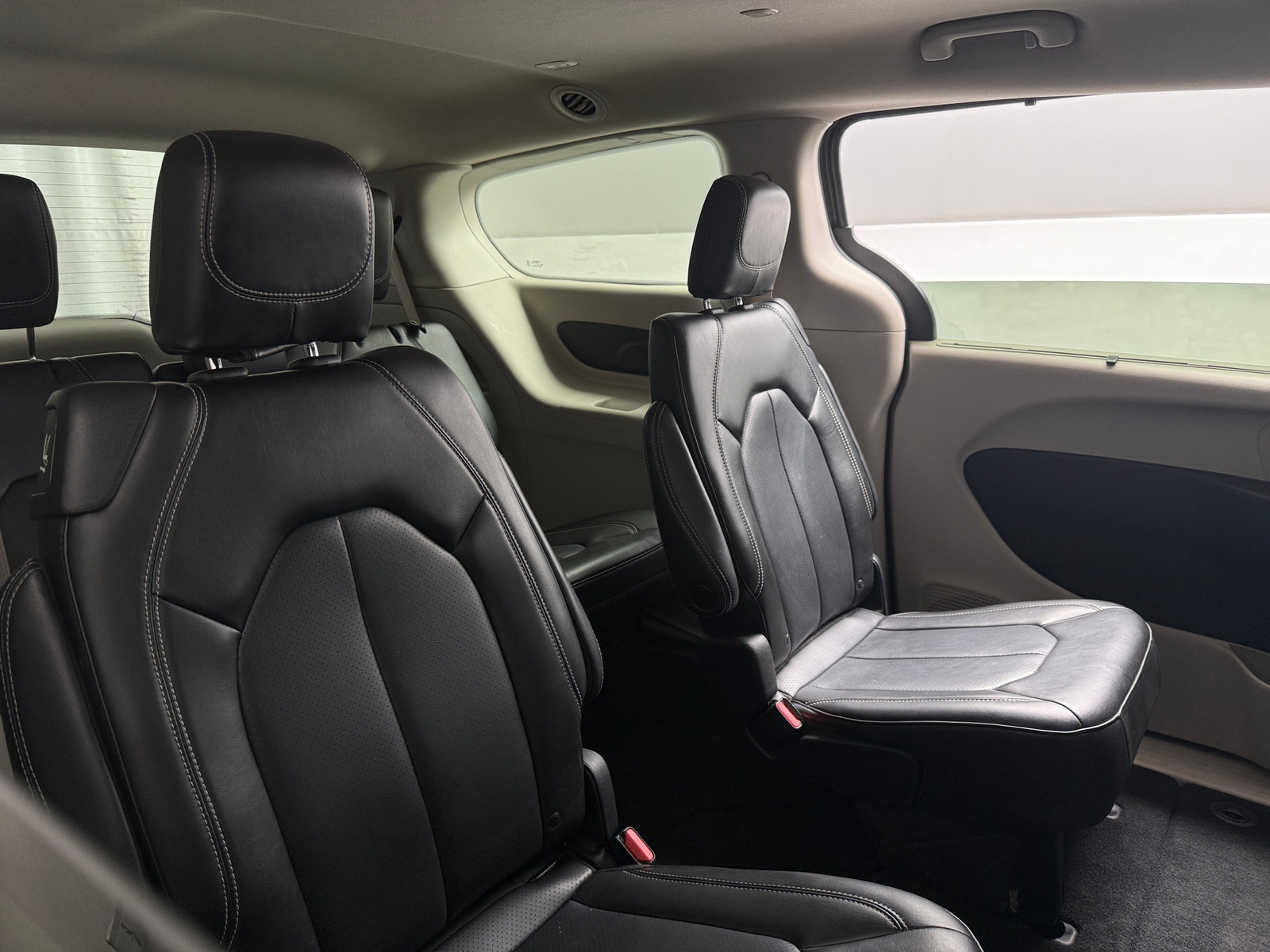 Thumbnail: 2023 Chrysler Pacifica - 5