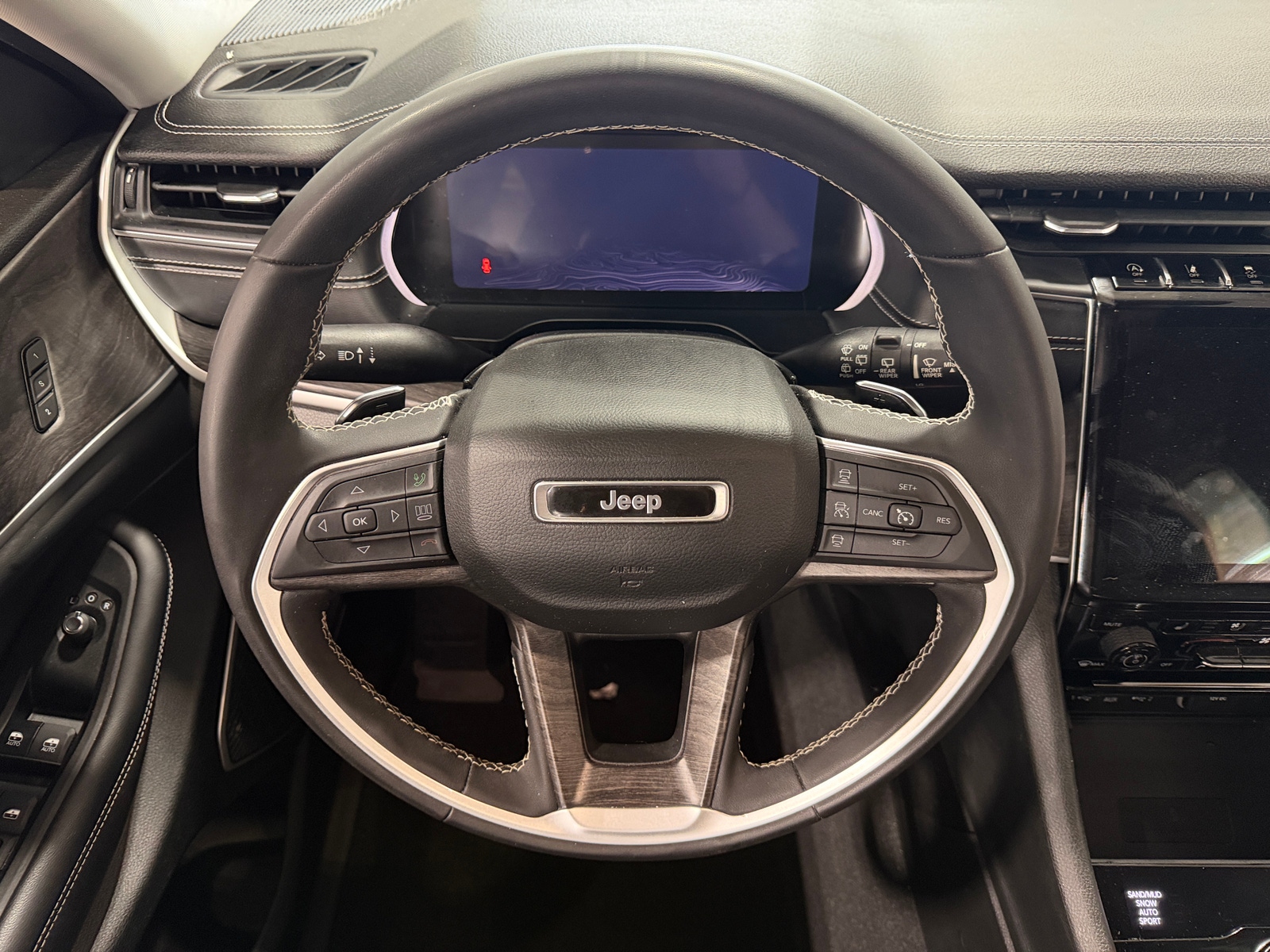 Thumbnail: 2024 Jeep Grand Cherokee - 4