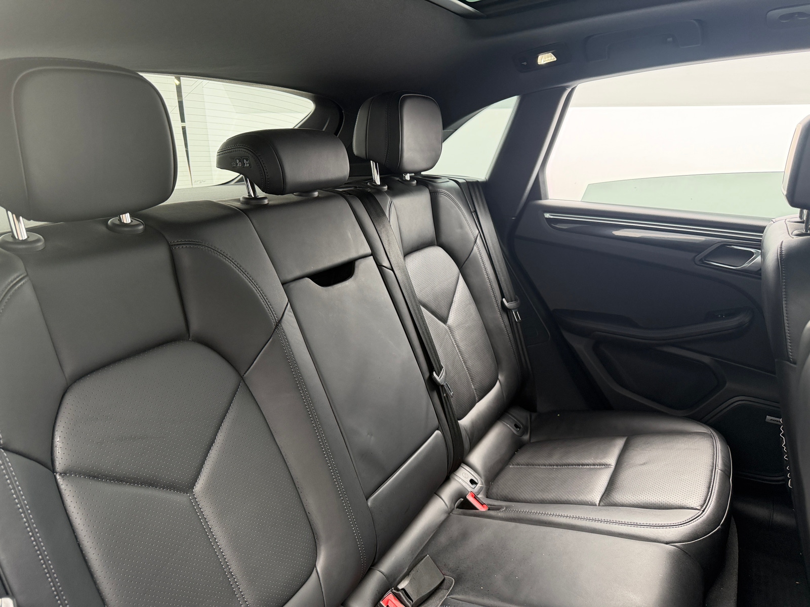 Thumbnail: 2022 Porsche Macan - 5