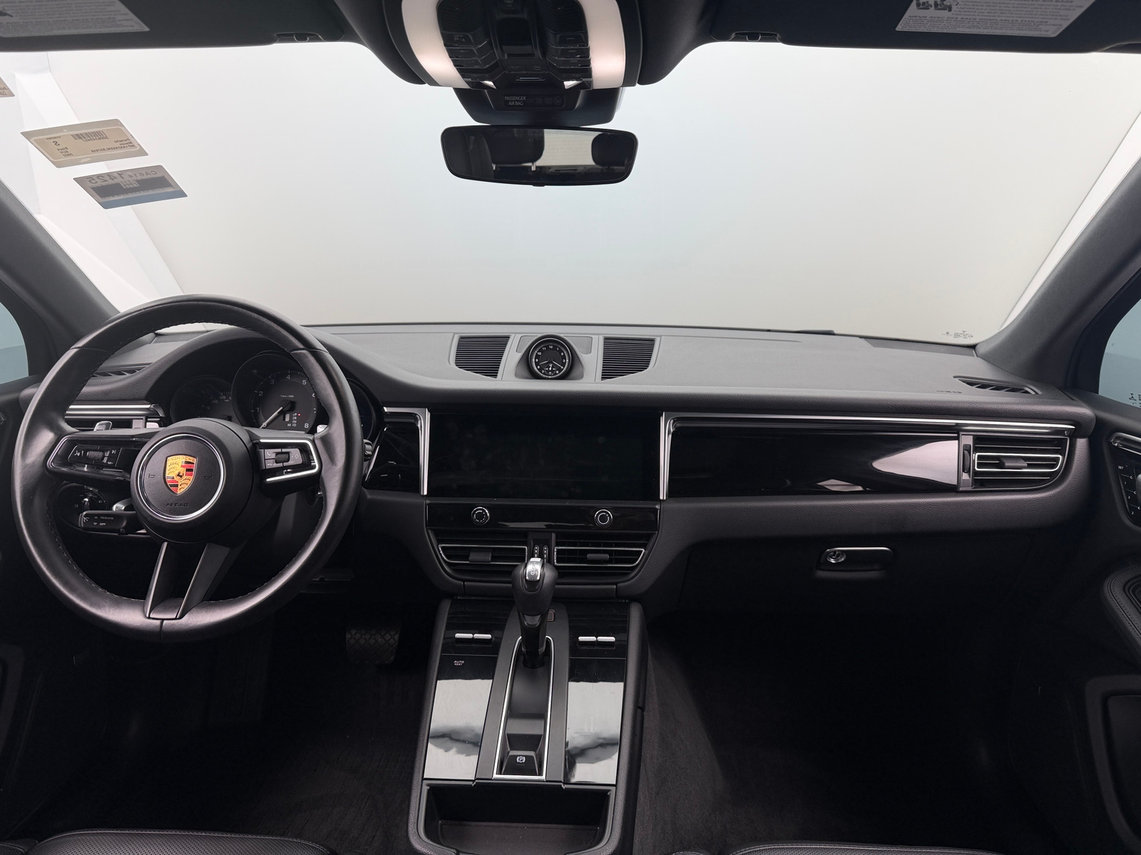 Thumbnail: 2022 Porsche Macan - 2