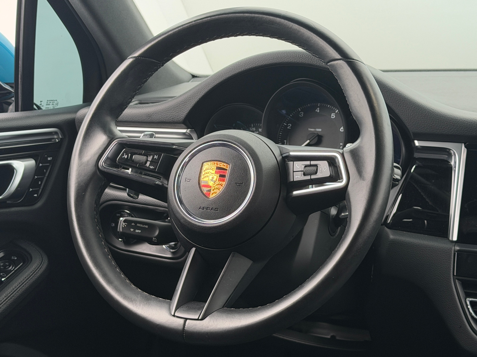 Thumbnail: 2022 Porsche Macan - 4