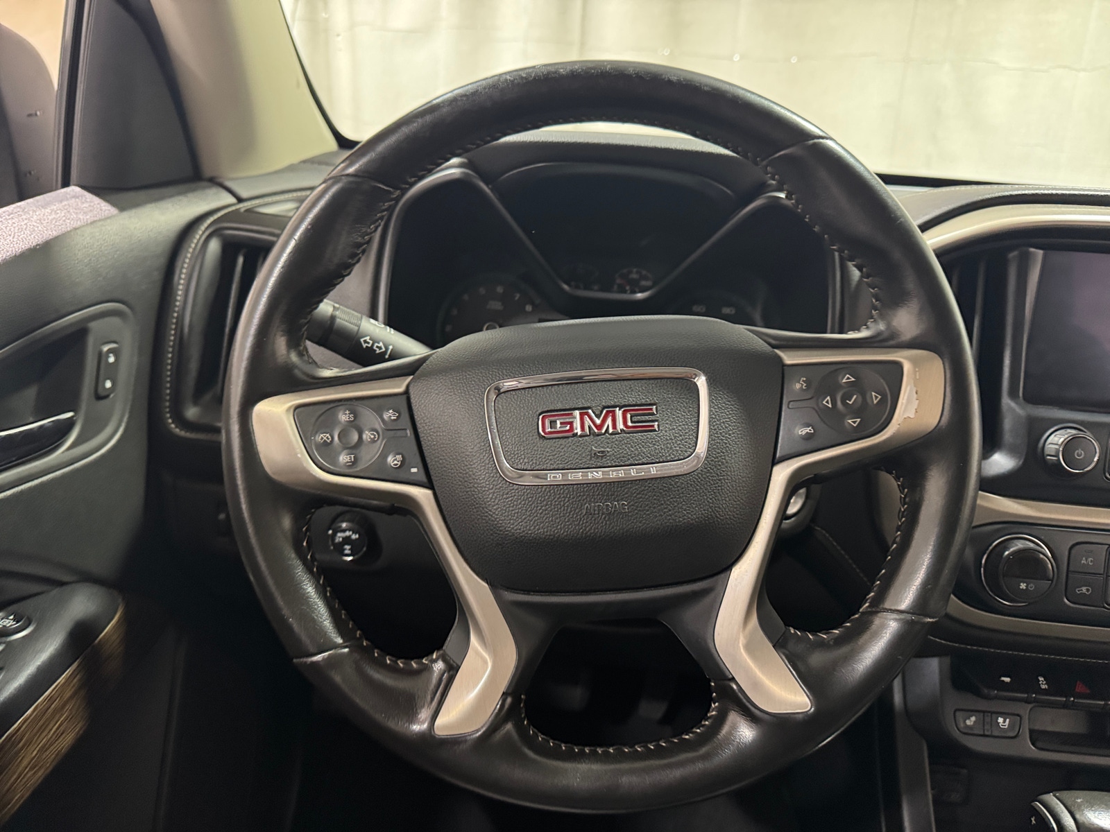 Thumbnail: 2020 GMC Canyon - 4