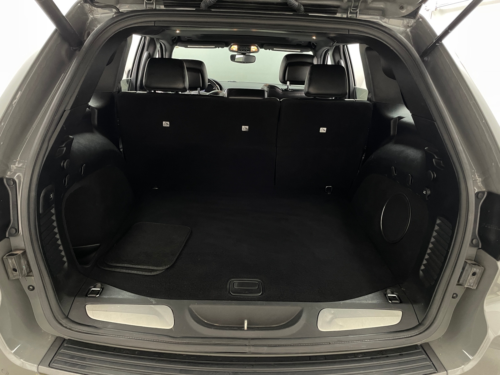 Thumbnail: 2019 Jeep Grand Cherokee - 6