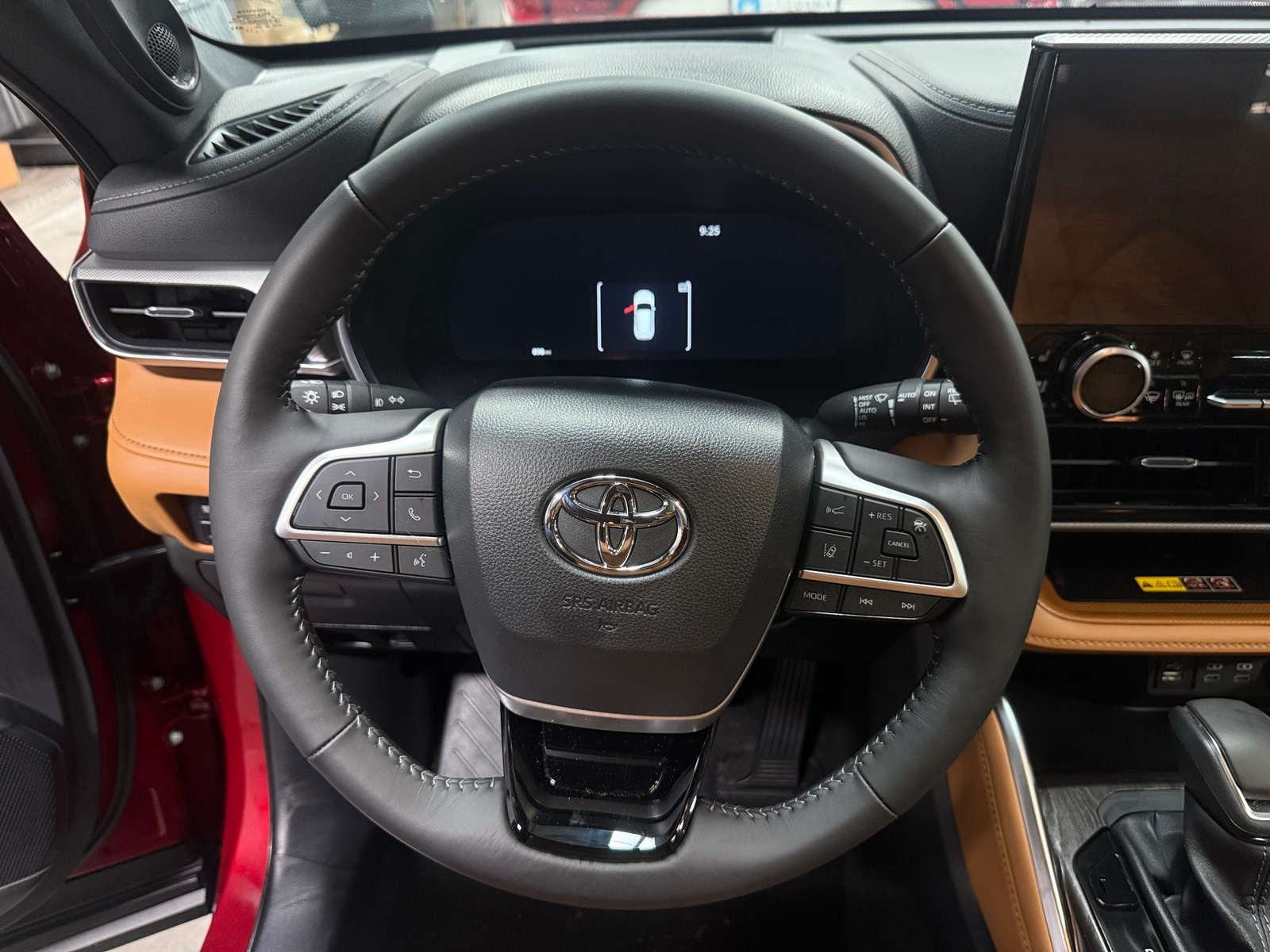 Thumbnail: 2025 Toyota Highlander - 4