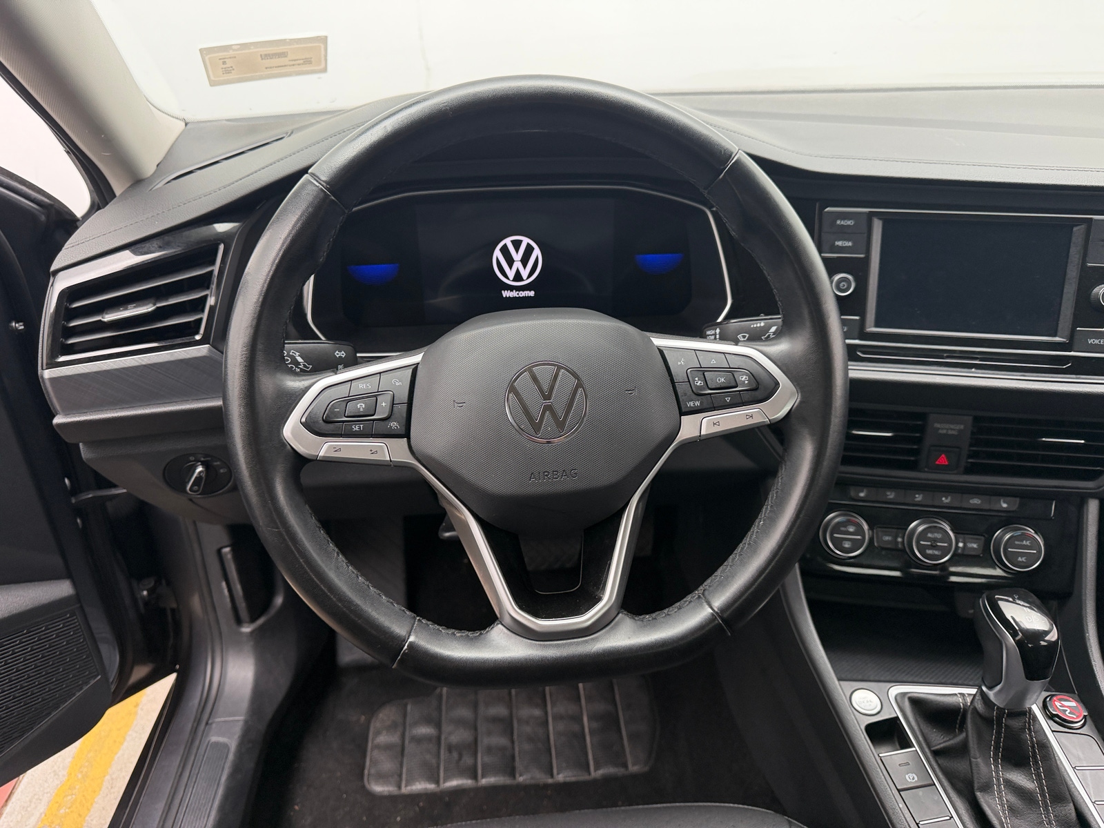 Thumbnail: 2024 Volkswagen Jetta - 4